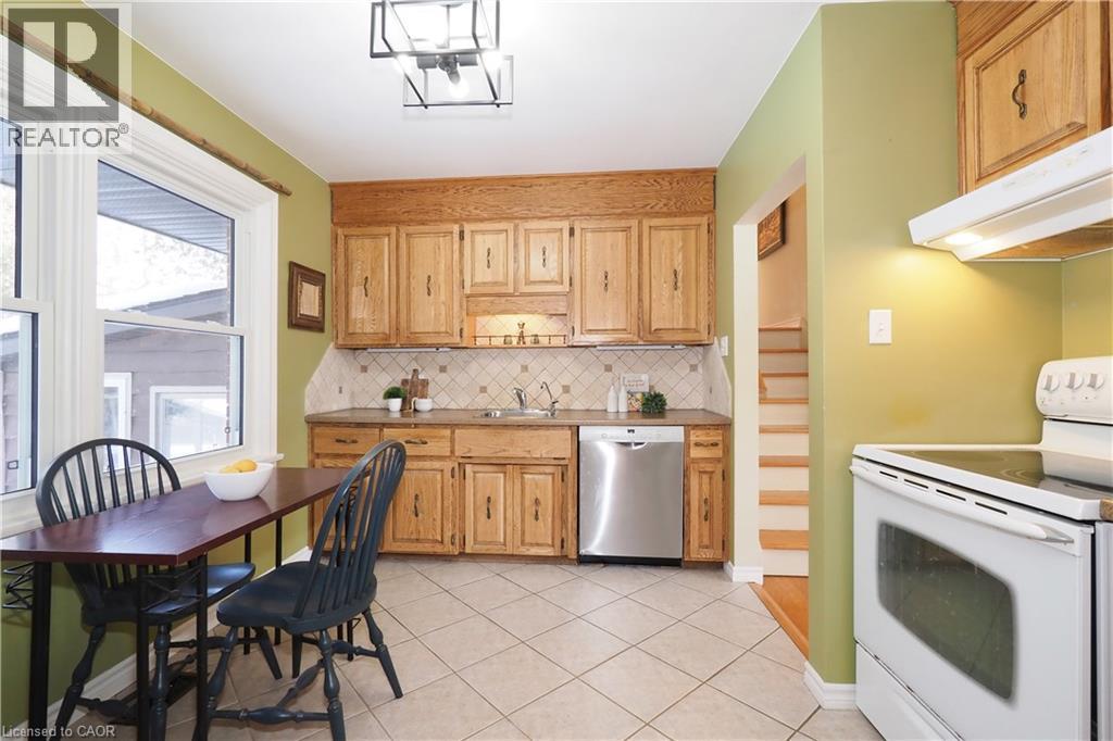 249 Murdock Avenue, Waterloo, ON - Indoor Photo Showing Kitchen