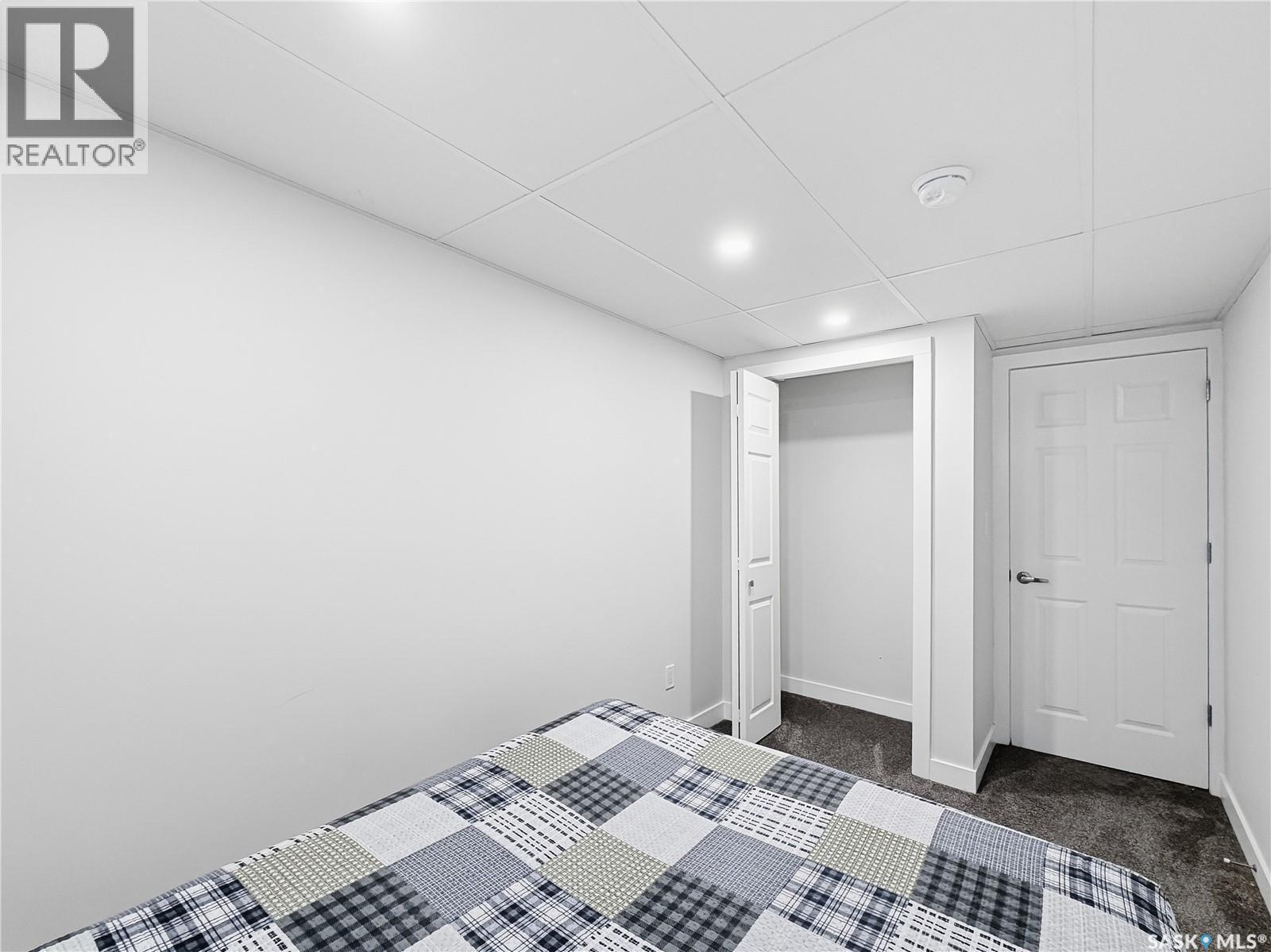 158 Bentley Drive, Regina, SK - Indoor Photo Showing Bedroom