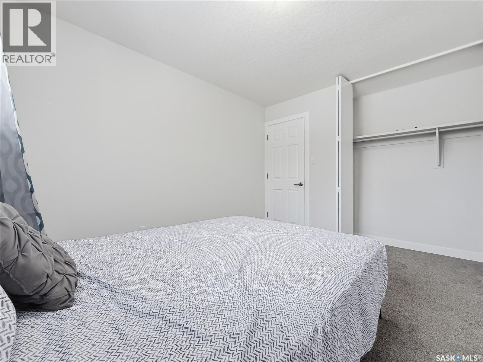 158 Bentley Drive, Regina, SK - Indoor Photo Showing Bedroom
