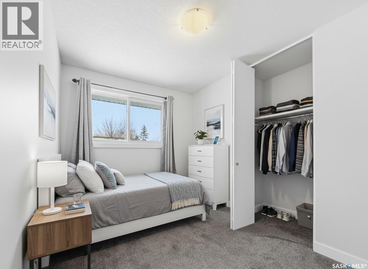 158 Bentley Drive, Regina, SK - Indoor Photo Showing Bedroom