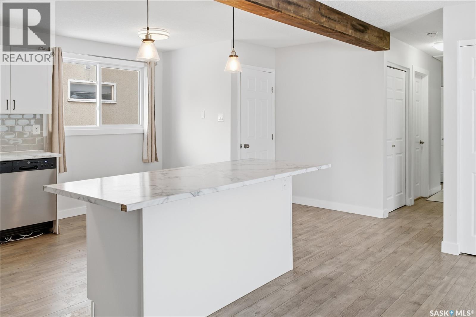 158 Bentley Drive, Regina, SK - Indoor Photo Showing Kitchen