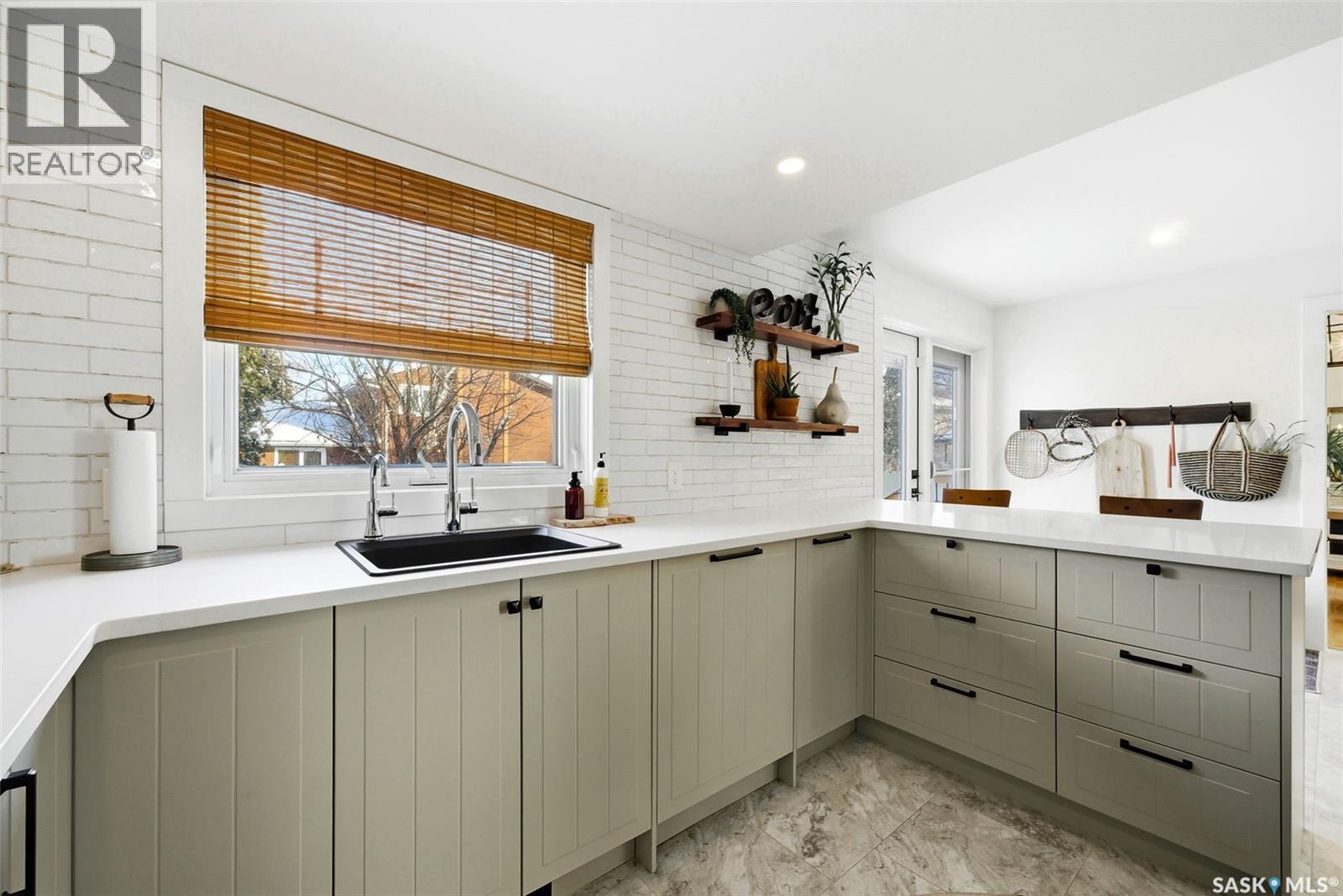 2611 Grainger Place E, Regina, SK - Indoor