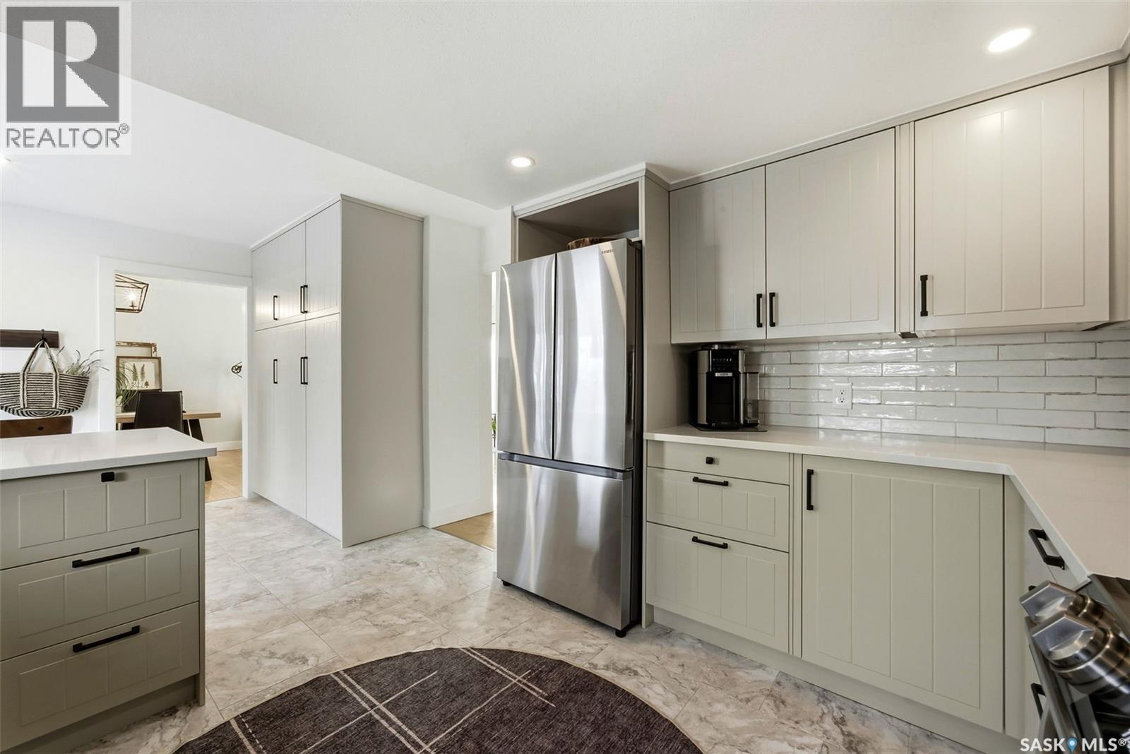 2611 Grainger Place E, Regina, SK - Indoor Photo Showing Kitchen