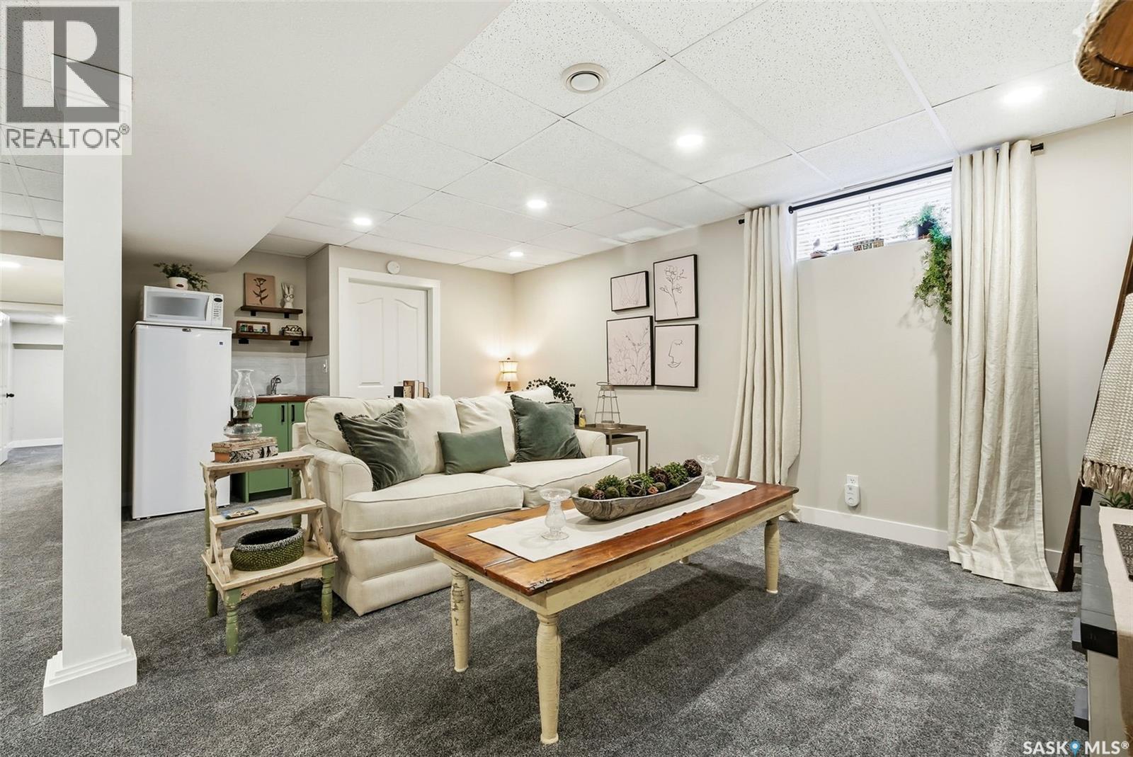 2611 Grainger Place E, Regina, SK - Indoor