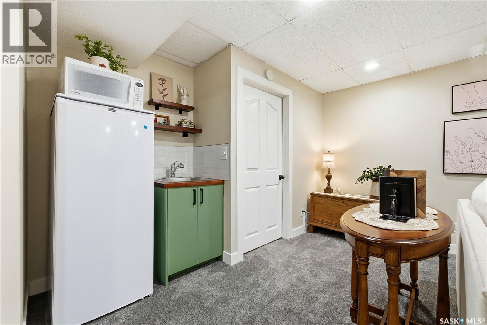 2611 Grainger Place E, Regina, SK - Indoor