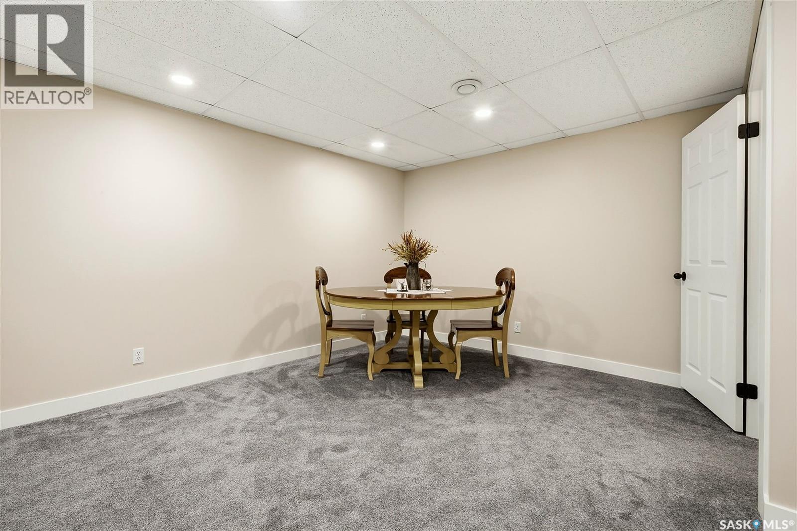 2611 Grainger Place E, Regina, SK - Indoor