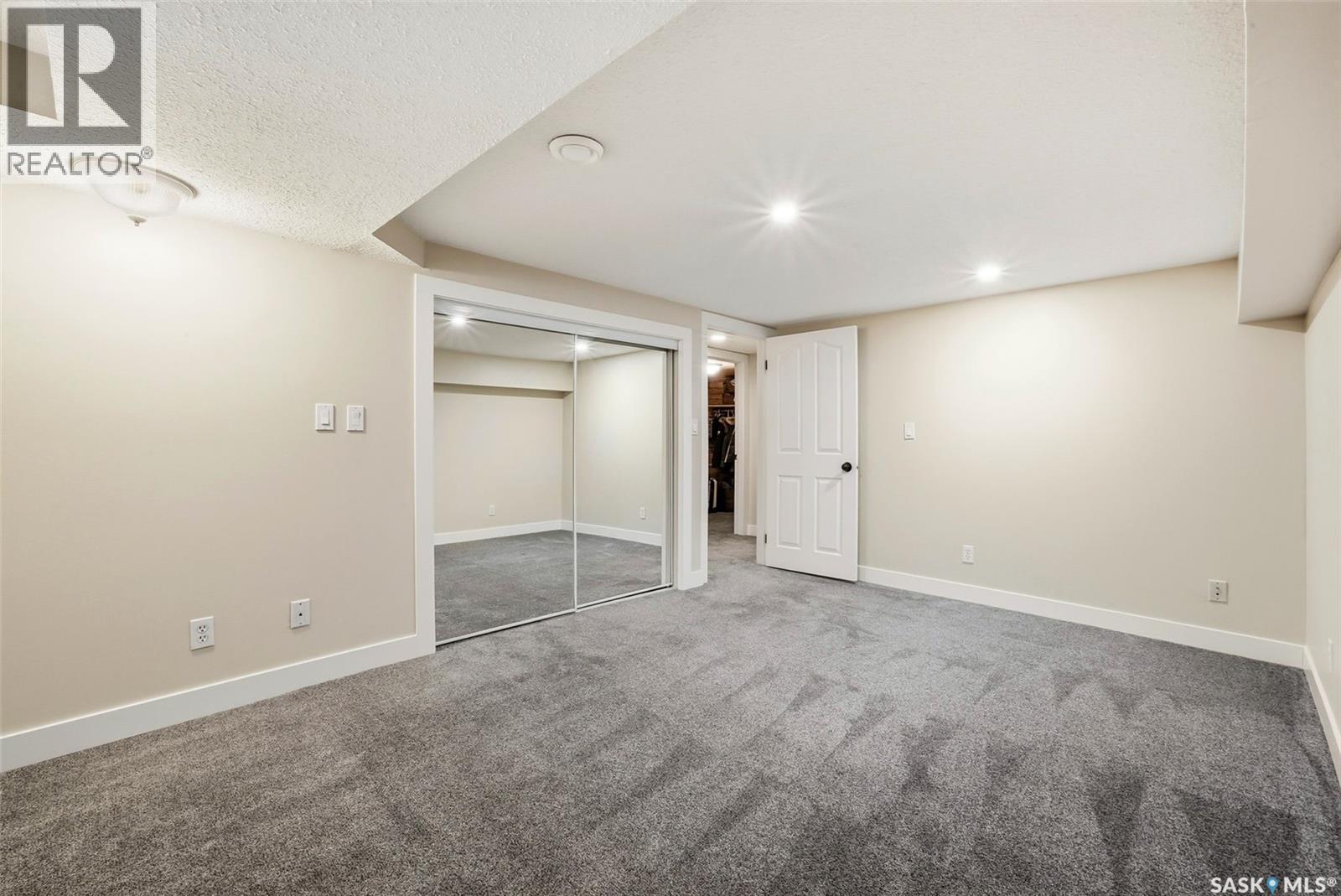 2611 Grainger Place E, Regina, SK - Indoor