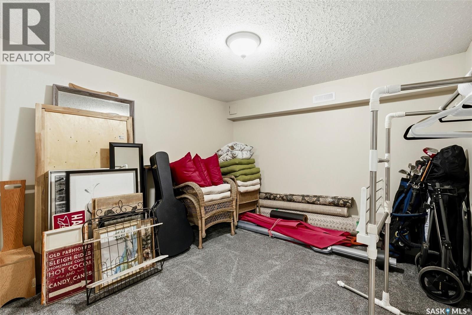 2611 Grainger Place E, Regina, SK - Indoor