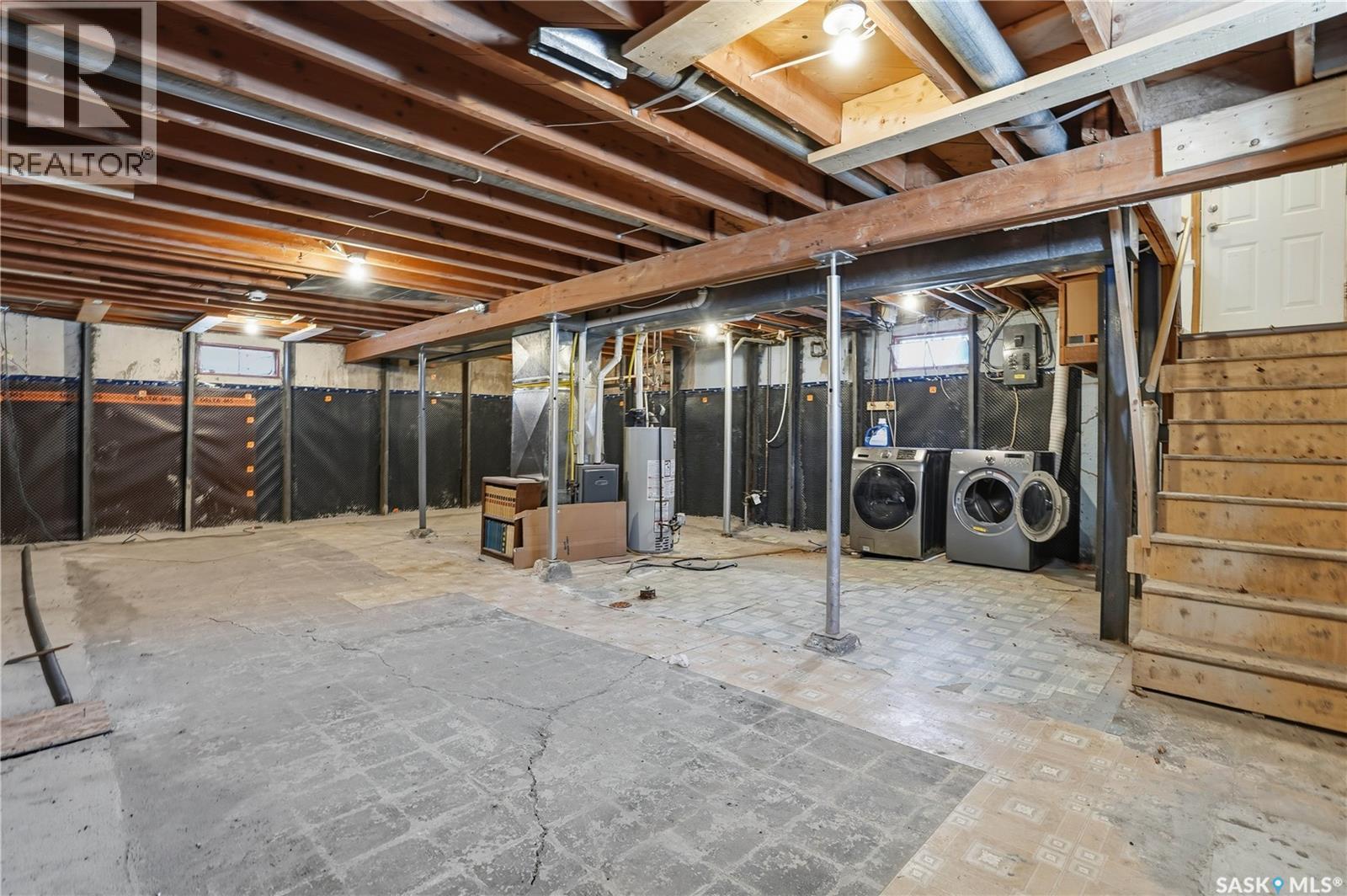 4214 Richmond Place, Regina, SK - Indoor Photo Showing Basement