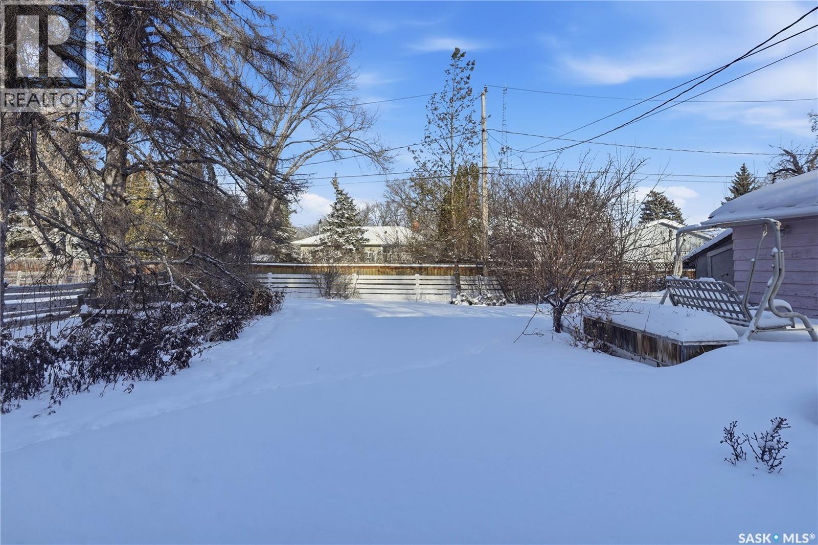 4214 Richmond Place, Regina, SK - Outdoor