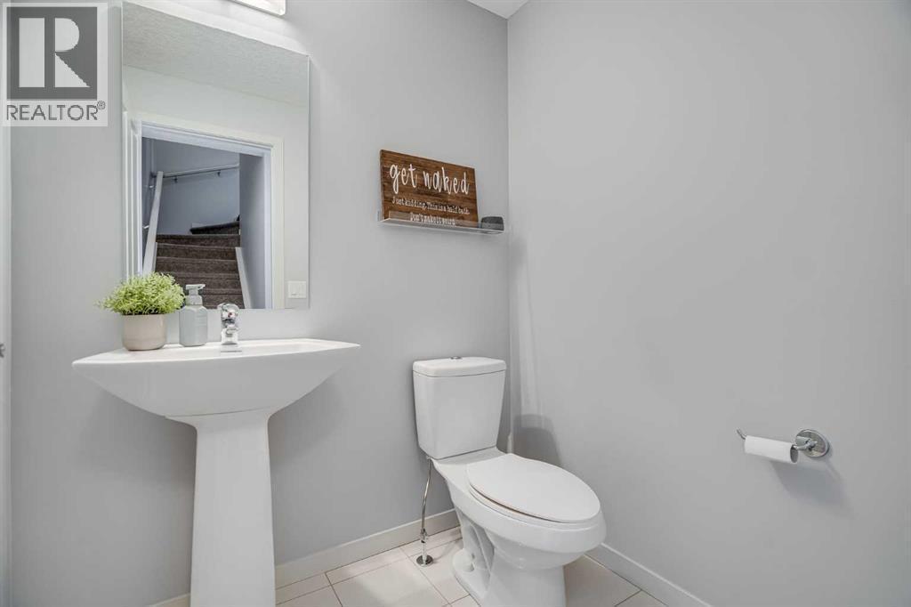 335 Copperpond Row Se, Calgary, AB