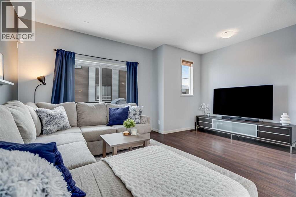 335 Copperpond Row Se, Calgary, AB