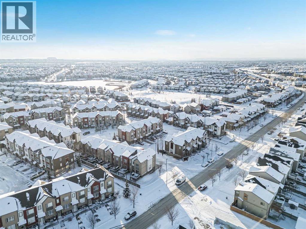 335 Copperpond Row Se, Calgary, AB