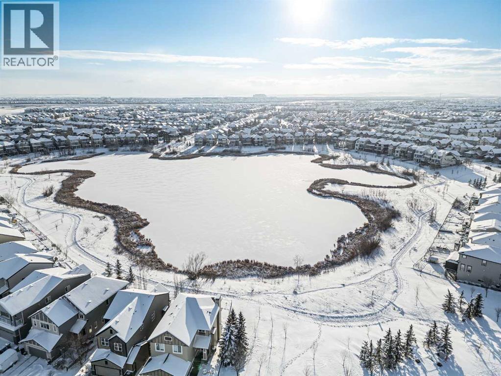 335 Copperpond Row Se, Calgary, AB