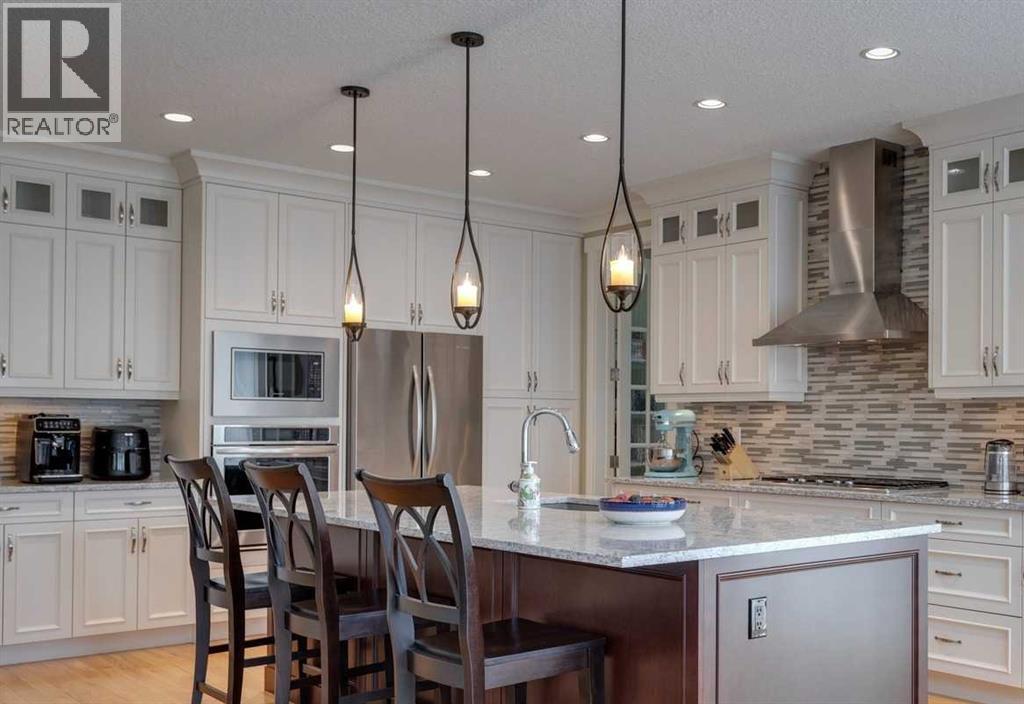 417 29 Avenue Nw, Calgary, AB - Indoor Photo Showing Kitchen With Upgraded Kitchen