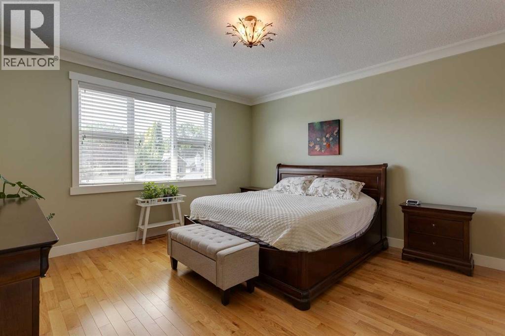 Master - 417 29 Avenue Nw, Calgary, AB - Indoor Photo Showing Bedroom