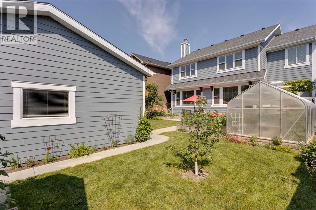 Summer Photo Facing Backyard - 417 29 Avenue Nw, Calgary, AB - Outdoor