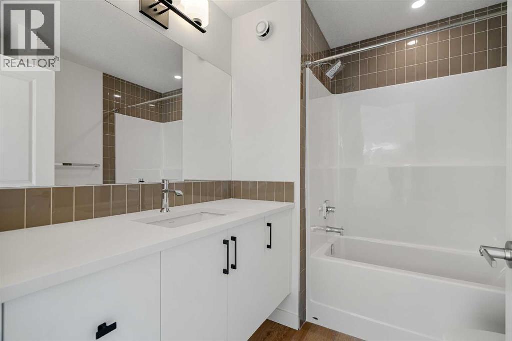 302, 550 Seton Circle Se, Calgary, AB - Indoor Photo Showing Bathroom