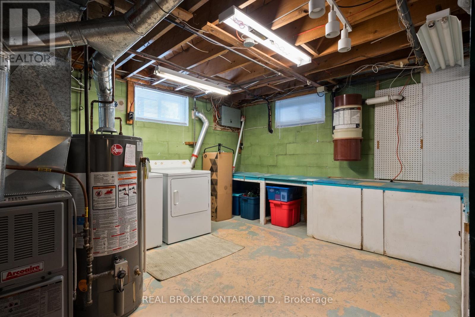 20 Cardinal Drive, Hamilton, ON - Indoor Photo Showing Laundry Room