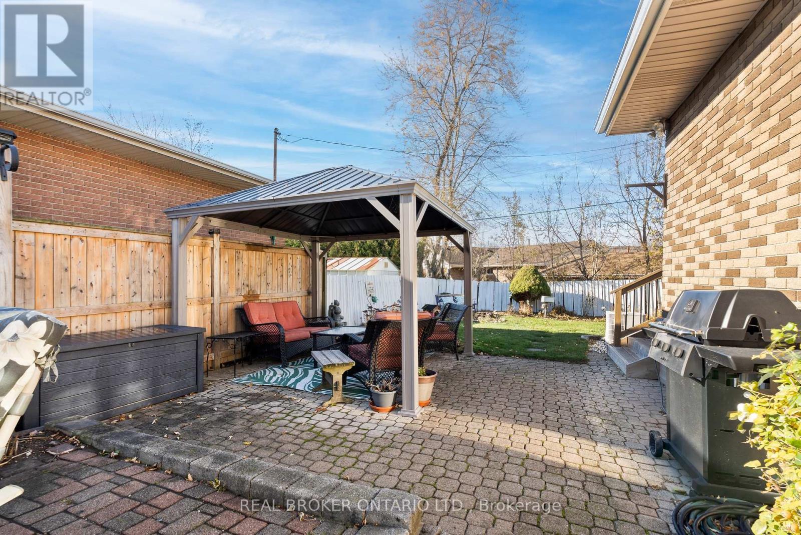 20 Cardinal Drive, Hamilton, ON - Outdoor With Deck Patio Veranda