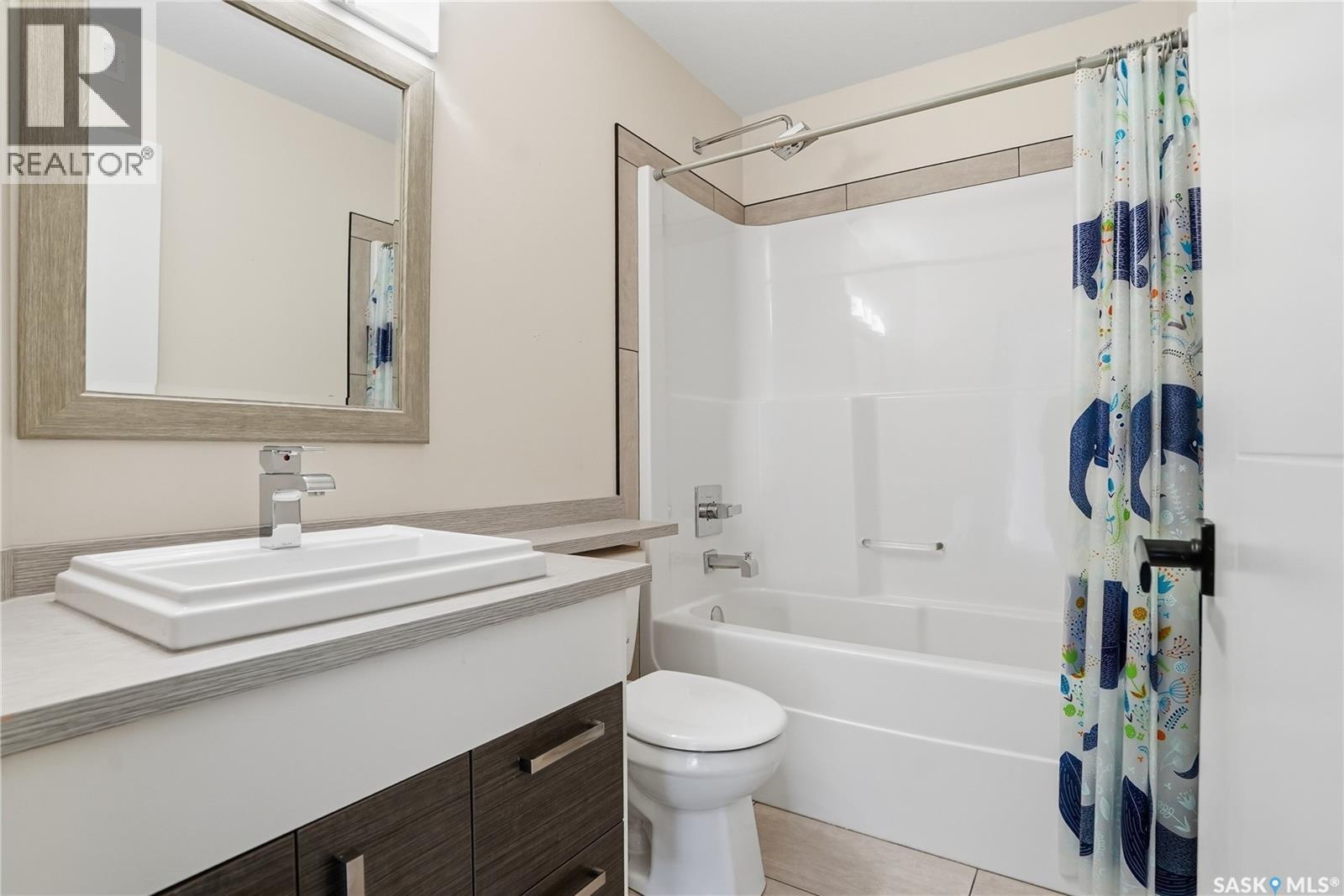 230 Kloppenburg Way, Saskatoon, SK - Indoor Photo Showing Bathroom