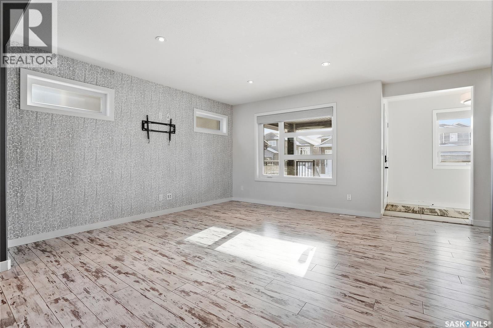 230 Kloppenburg Way, Saskatoon, SK - Indoor