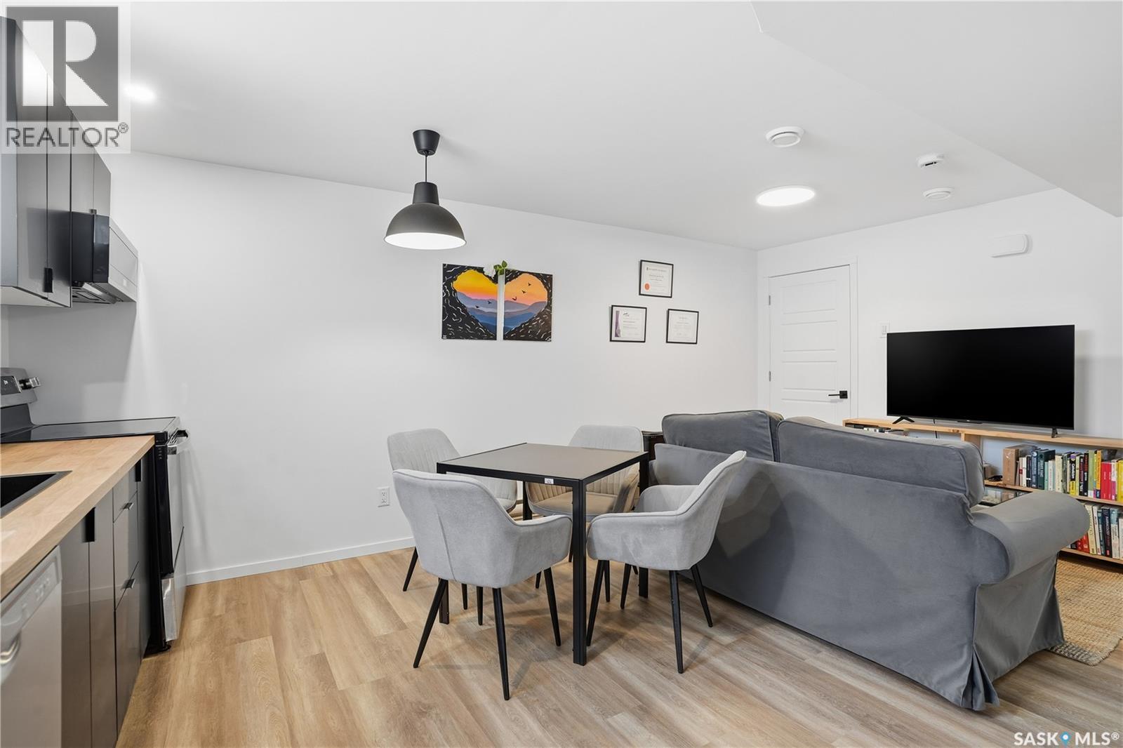 3033 Bellegarde Crescent, Regina, SK - Indoor