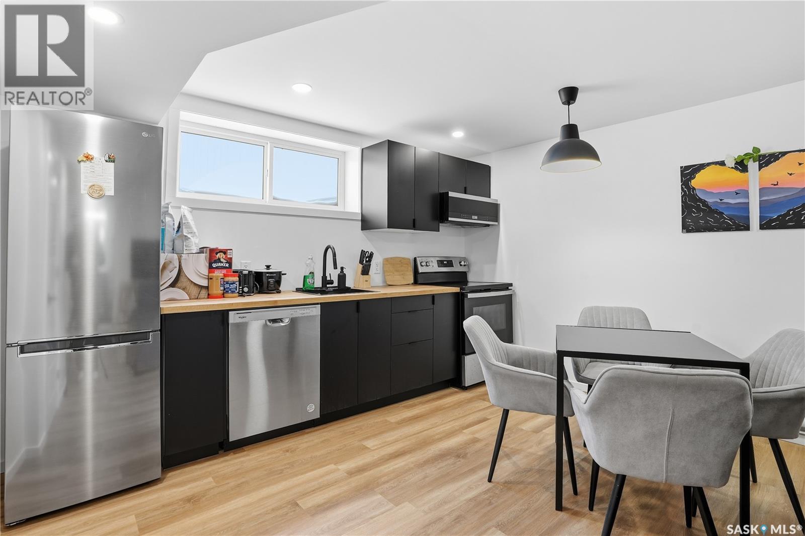 3033 Bellegarde Crescent, Regina, SK - Indoor