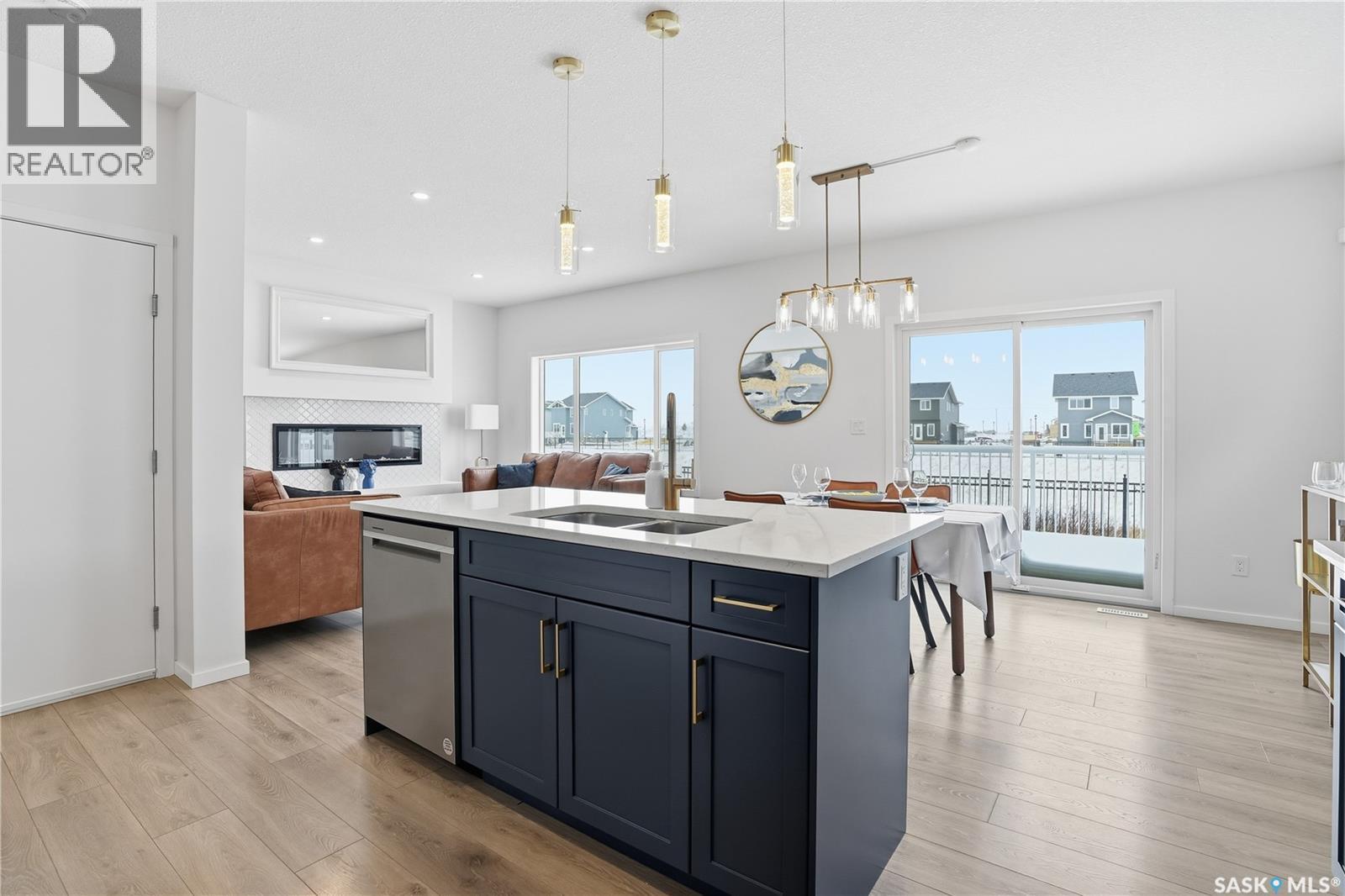 3033 Bellegarde Crescent, Regina, SK - Indoor Photo Showing Kitchen With Double Sink