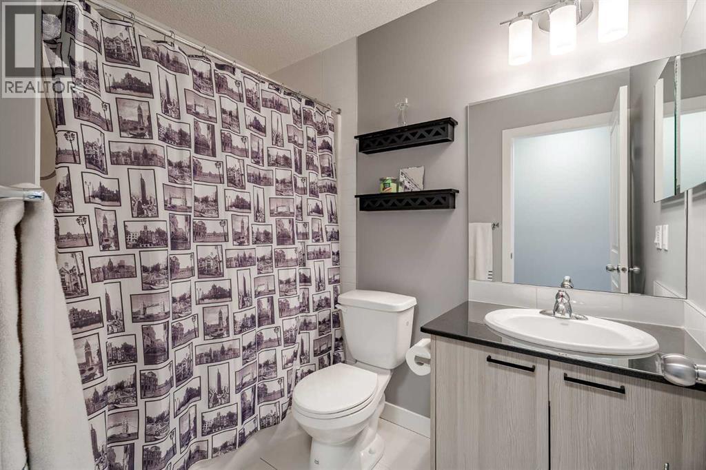 4 Piece Bathroom Upstairs - 110 Skyview Ranch Manor Ne, Calgary, AB - Indoor Photo Showing Bathroom