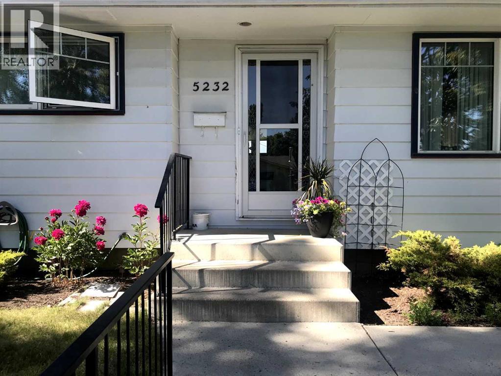 5232 44 Avenue Nw, Calgary, AB - Outdoor With Exterior