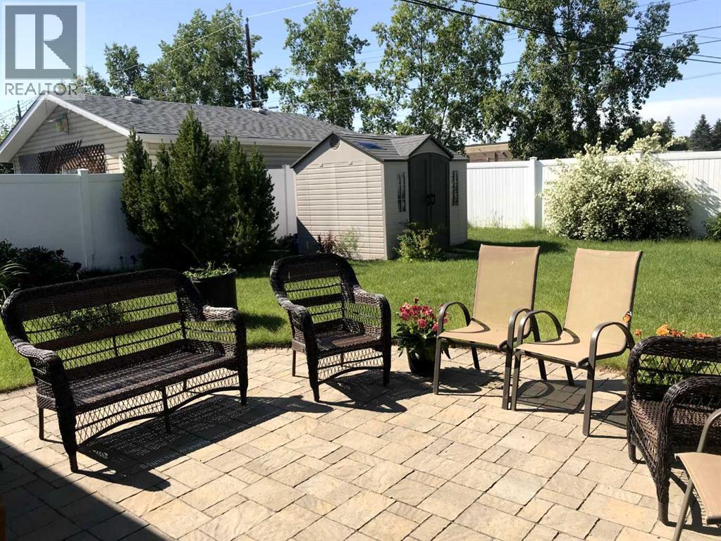 5232 44 Avenue Nw, Calgary, AB - Outdoor