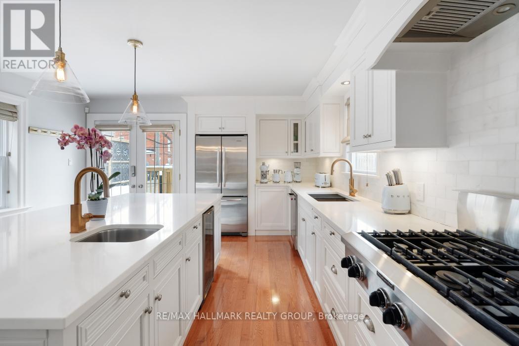 410 Mcleod Street, Ottawa, ON - Indoor Photo Showing Kitchen With Double Sink With Upgraded Kitchen