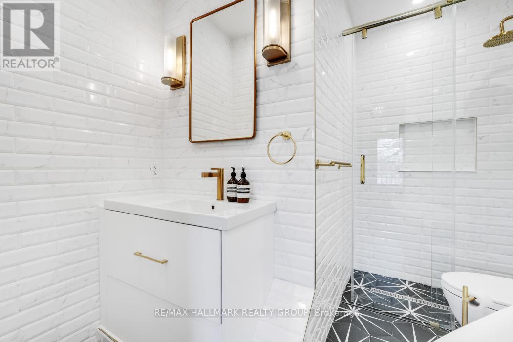 410 Mcleod Street, Ottawa, ON - Indoor Photo Showing Bathroom