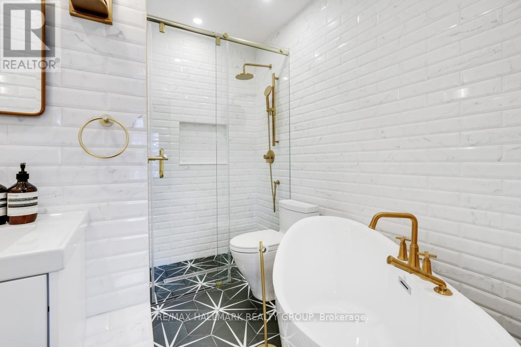 410 Mcleod Street, Ottawa, ON - Indoor Photo Showing Bathroom