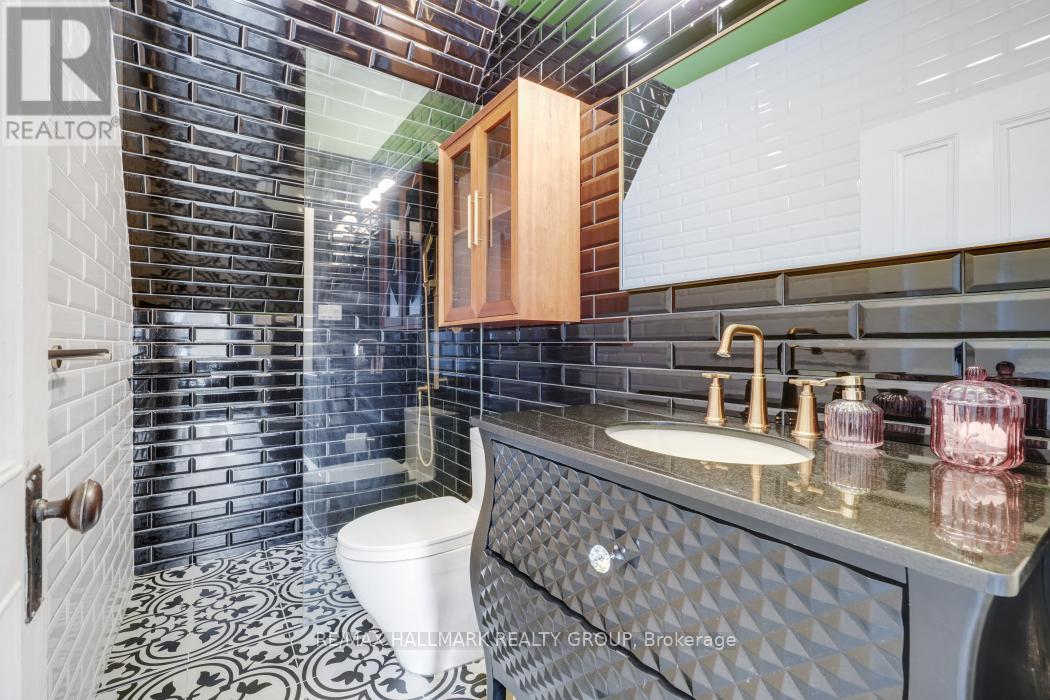 410 Mcleod Street, Ottawa, ON - Indoor Photo Showing Bathroom