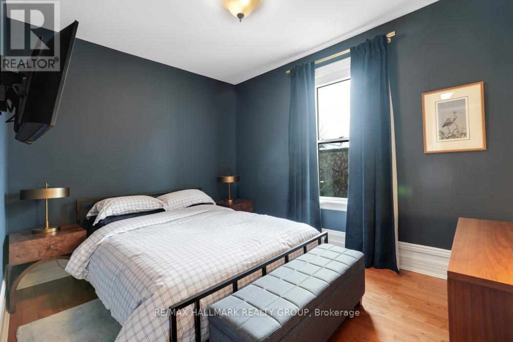 410 Mcleod Street, Ottawa, ON - Indoor Photo Showing Bedroom