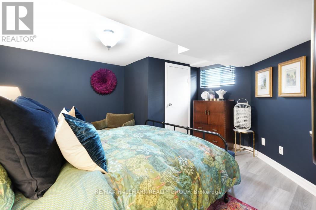 410 Mcleod Street, Ottawa, ON - Indoor Photo Showing Bedroom