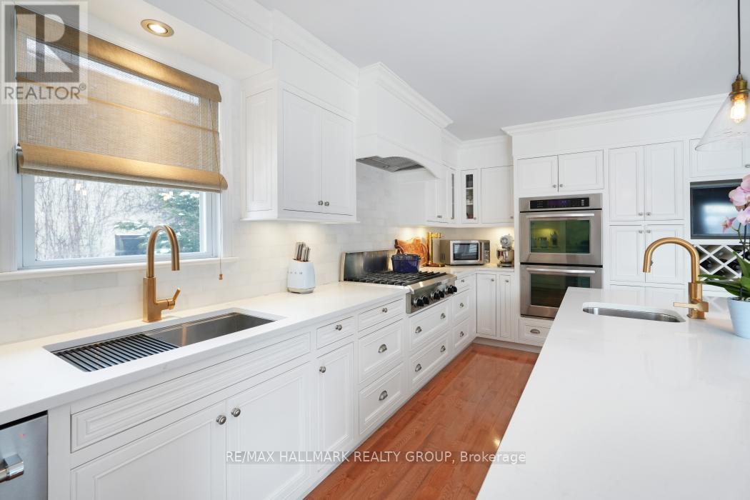 410 Mcleod Street, Ottawa, ON - Indoor Photo Showing Kitchen With Upgraded Kitchen