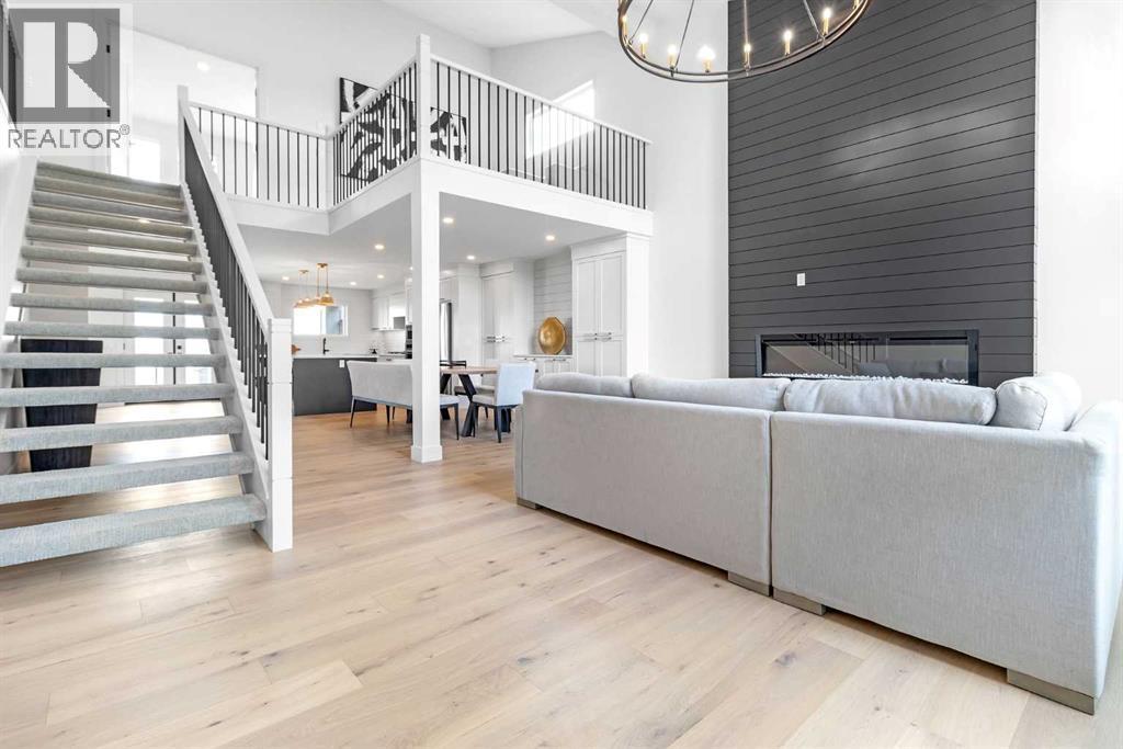 FAMILY ROOM - 340 West Chestermere Drive, Chestermere, AB - Indoor