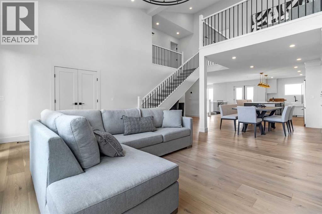 340 West Chestermere Drive, Chestermere, AB - Indoor Photo Showing Living Room
