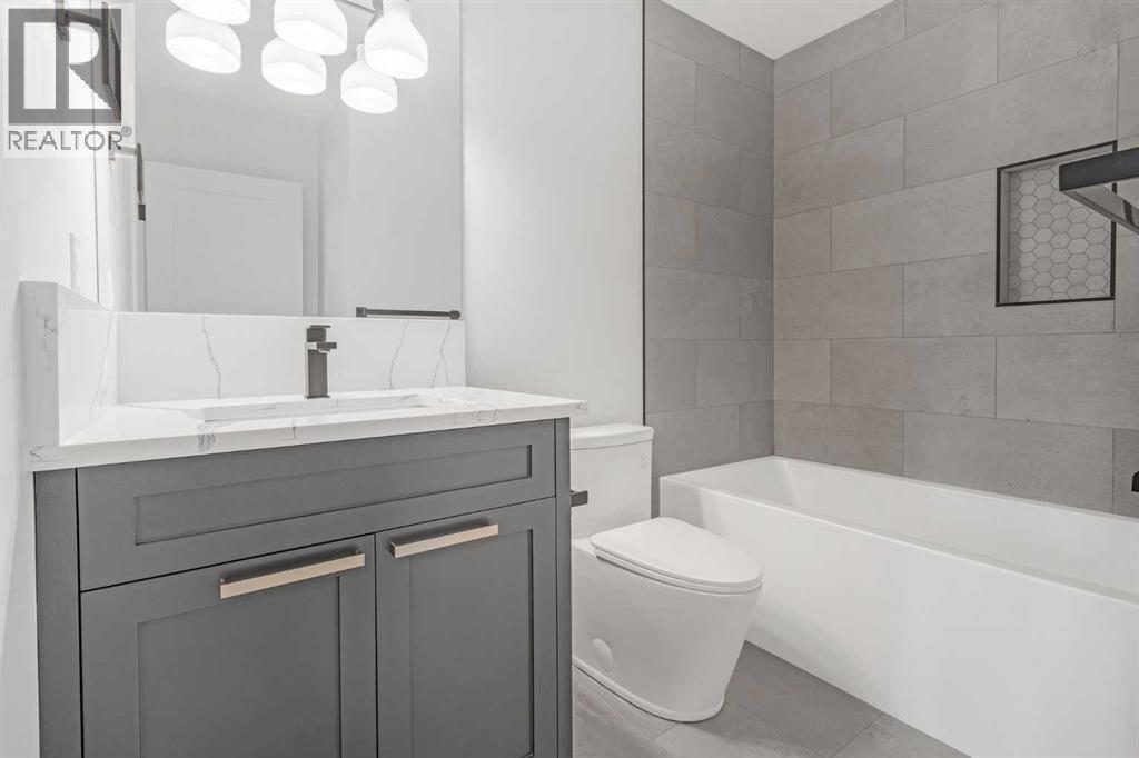 BEDROOM 3 BATHROOM - 340 West Chestermere Drive, Chestermere, AB - Indoor Photo Showing Bathroom