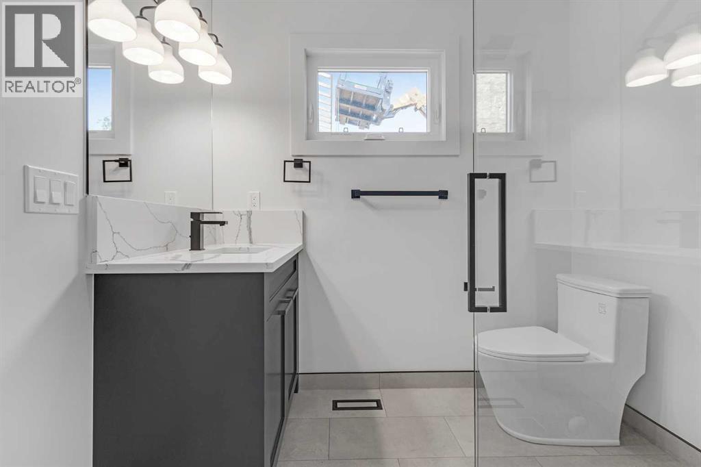 BEDROOM 2 BATHROOM ABOVE GRADE - 340 West Chestermere Drive, Chestermere, AB - Indoor Photo Showing Bathroom