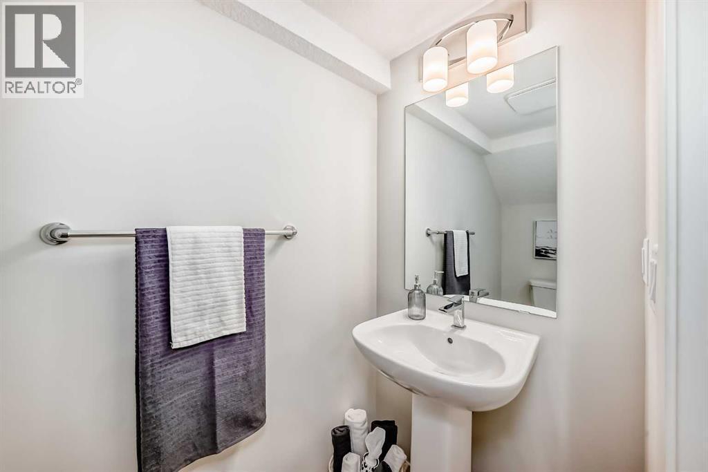 307, 474 Seton Circle Se, Calgary, AB - Indoor Photo Showing Bathroom