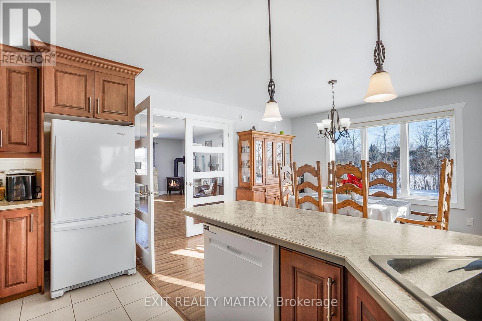 3100 Pattee Road E, Champlain, ON - Indoor Photo Showing Kitchen