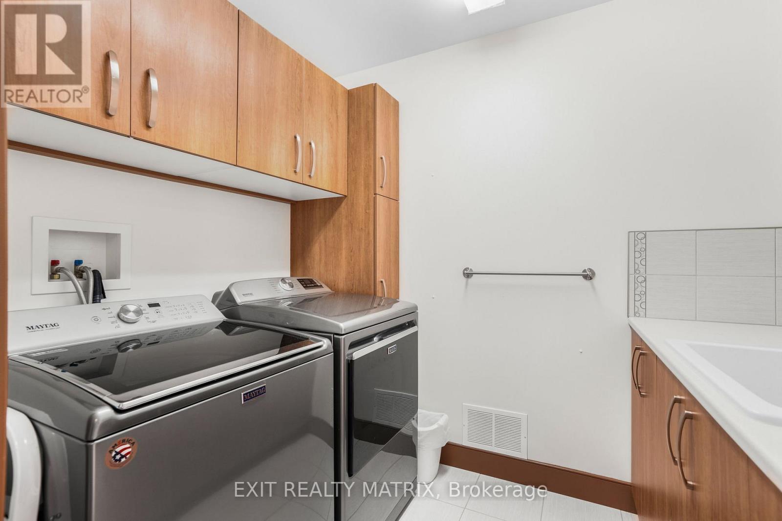 3100 Pattee Road E, Champlain, ON - Indoor Photo Showing Laundry Room