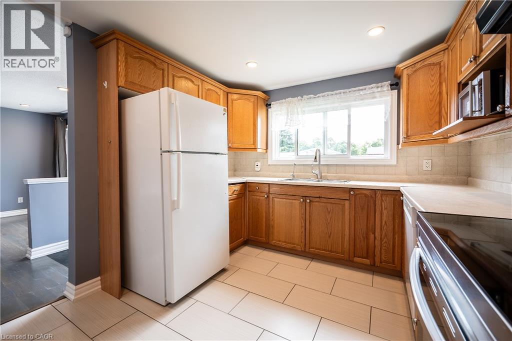 66 Belwood Crescent, Kitchener, ON - Indoor Photo Showing Kitchen