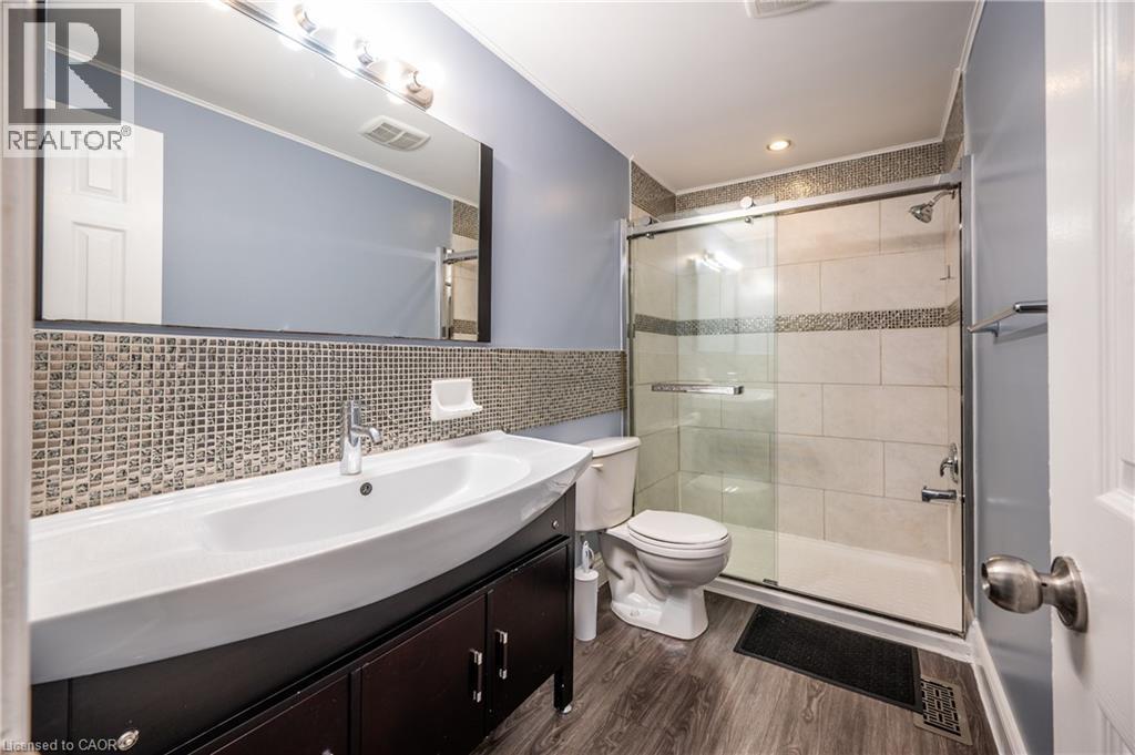66 Belwood Crescent, Kitchener, ON - Indoor Photo Showing Bathroom