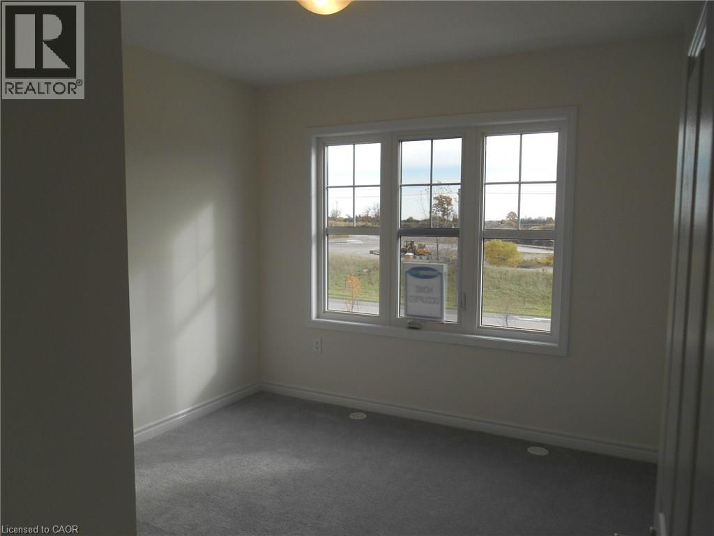 15 Outlook Terrace, Kitchener, ON - Indoor Photo Showing Other Room