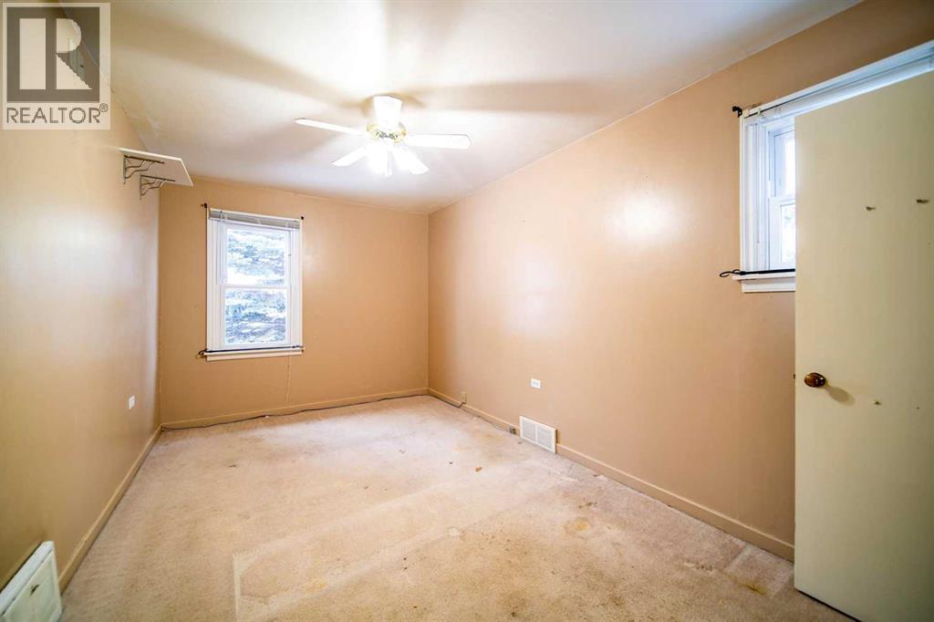 706 7 Avenue, Wainwright, AB - Indoor Photo Showing Other Room